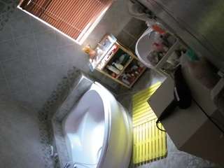 voyeurcam-julmodels-bath-1st-2