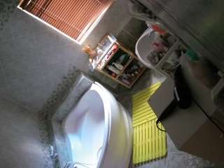 voyeurcam-julmodels-bath-1st-2