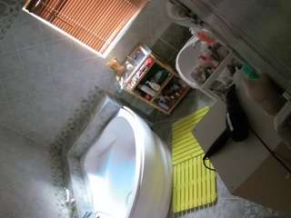 voyeurcam-julmodels-bath-1st-2