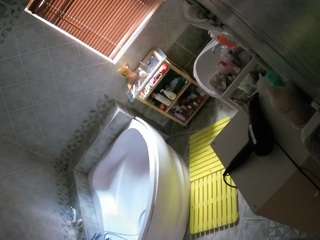 voyeurcam-julmodels-bath-1st-2