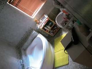 voyeurcam-julmodels-bath-1st-2