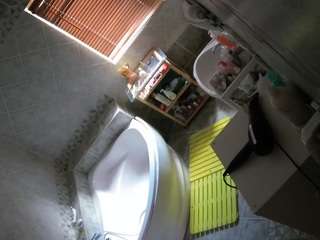 voyeurcam-julmodels-bath-1st-2
