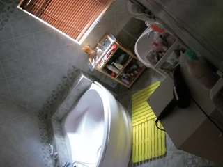 voyeurcam-julmodels-bath-1st-2