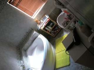voyeurcam-julmodels-bath-1st-2