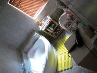 voyeurcam-julmodels-bath-1st-2