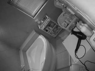 voyeurcam-julmodels-bath-1st-2