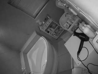 voyeurcam-julmodels-bath-1st-2