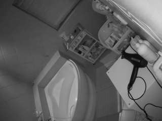 voyeurcam-julmodels-bath-1st-2