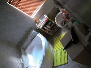 voyeurcam-julmodels-bath-1st-2