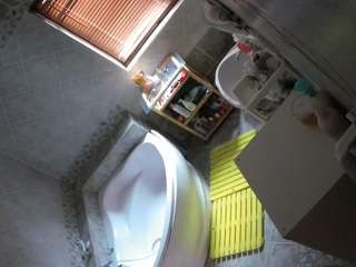 voyeurcam-julmodels-bath-1st-2