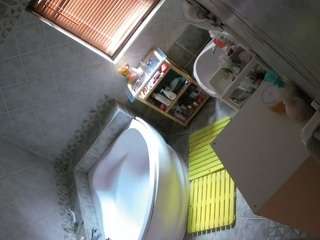 voyeurcam-julmodels-bath-1st-2