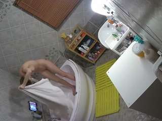 voyeurcam-julmodels-bath-1st-2
