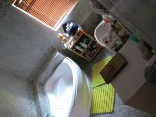 voyeurcam-julmodels-bath-1st-2