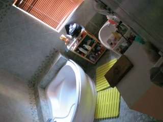 voyeurcam-julmodels-bath-1st-2