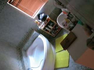 voyeurcam-julmodels-bath-1st-2