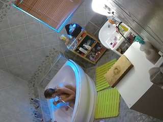 voyeurcam-julmodels-bath-1st-2