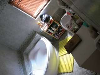 voyeurcam-julmodels-bath-1st-2