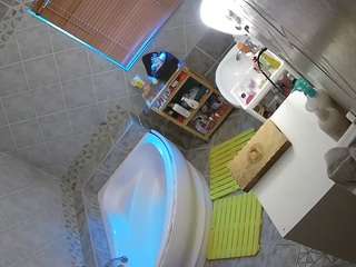 voyeurcam-julmodels-bath-1st-2