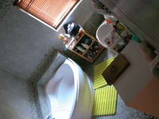 voyeurcam-julmodels-bath-1st-2