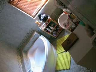 voyeurcam-julmodels-bath-1st-2