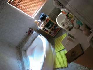 voyeurcam-julmodels-bath-1st-2