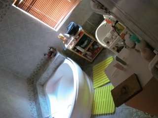 voyeurcam-julmodels-bath-1st-2