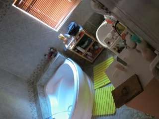 voyeurcam-julmodels-bath-1st-2