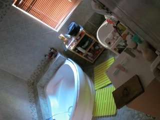 voyeurcam-julmodels-bath-1st-2