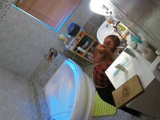 voyeurcam-julmodels-bath-1st-2