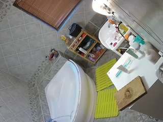 voyeurcam-julmodels-bath-1st-2