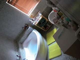 voyeurcam-julmodels-bath-1st-2