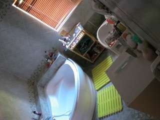 voyeurcam-julmodels-bath-1st-2