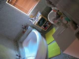 voyeurcam-julmodels-bath-1st-2