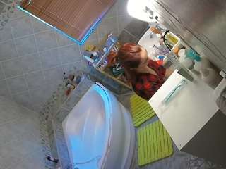 voyeurcam-julmodels-bath-1st-2
