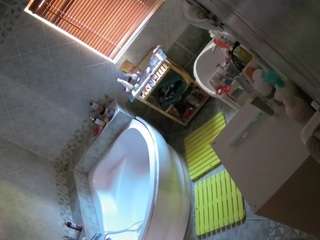 voyeurcam-julmodels-bath-1st-2