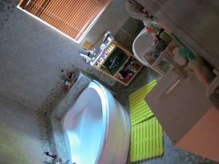 voyeurcam-julmodels-bath-1st-2