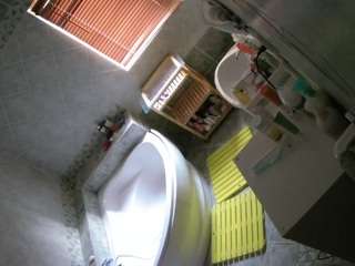 voyeurcam-julmodels-bath-1st-2