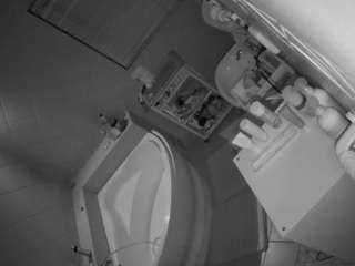 voyeurcam-julmodels-bath-1st-2