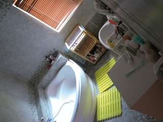 voyeurcam-julmodels-bath-1st-2