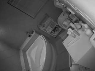 voyeurcam-julmodels-bath-1st-2