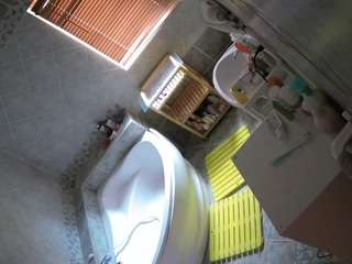 voyeurcam-julmodels-bath-1st-2