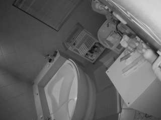 voyeurcam-julmodels-bath-1st-2