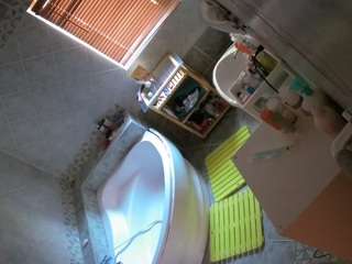 voyeurcam-julmodels-bath-1st-2