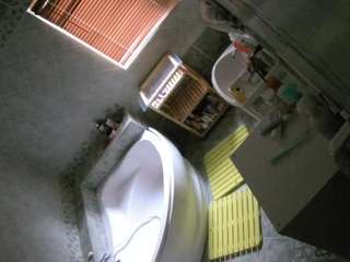 voyeurcam-julmodels-bath-1st-2