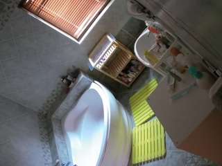 voyeurcam-julmodels-bath-1st-2
