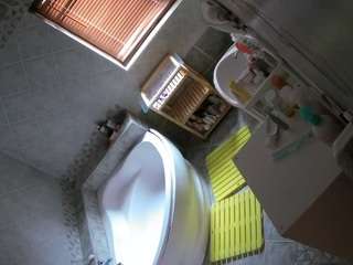 voyeurcam-julmodels-bath-1st-2