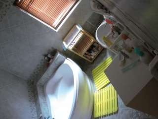 voyeurcam-julmodels-bath-1st-2