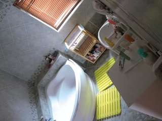 voyeurcam-julmodels-bath-1st-2