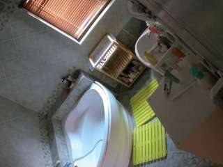 voyeurcam-julmodels-bath-1st-2