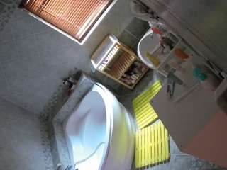 voyeurcam-julmodels-bath-1st-2